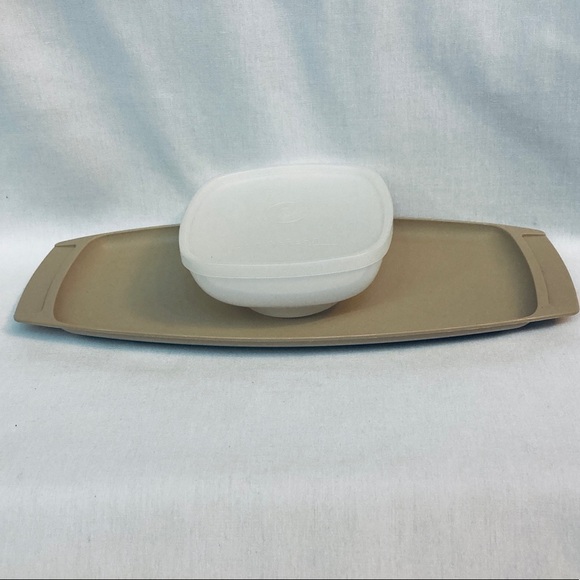 Tupperware Serve-Ette Tray With Bowl|Lid|Cottage| Camping| Picnic Vintage 1970’s - Picture 1 of 3